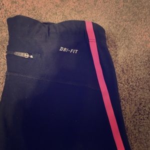 Nike Dri- Fit crop leggings